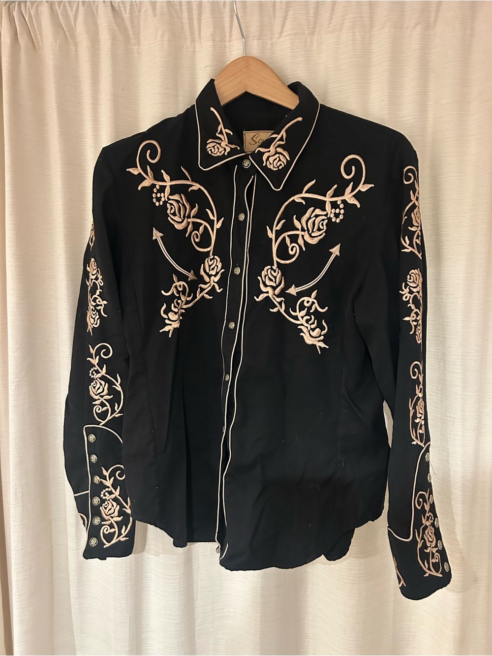 Women’s Embroidered Black Western Shirt with Cream Rose Motif